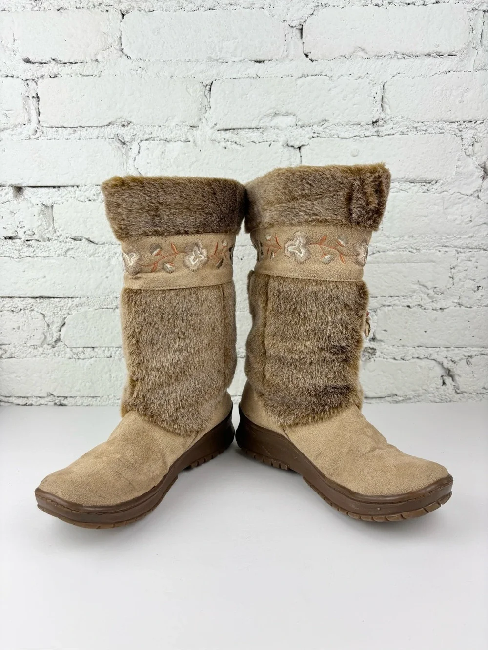 Vintage Route 66 Tan Faux-Fur Embroidered Winter Boots 7